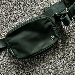 Lululemon Everywhere Belt Bag 1L